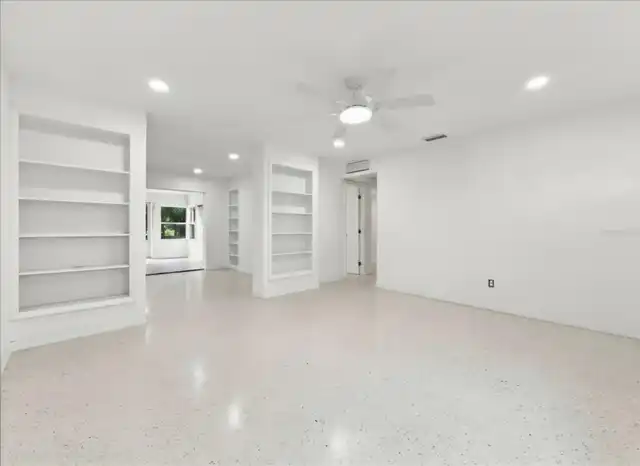Listing Photo 17