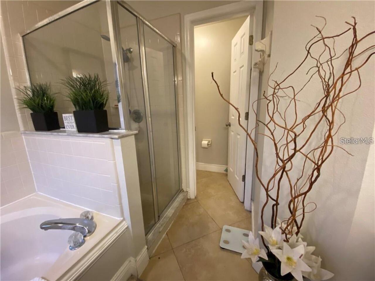 Listing Photo 12