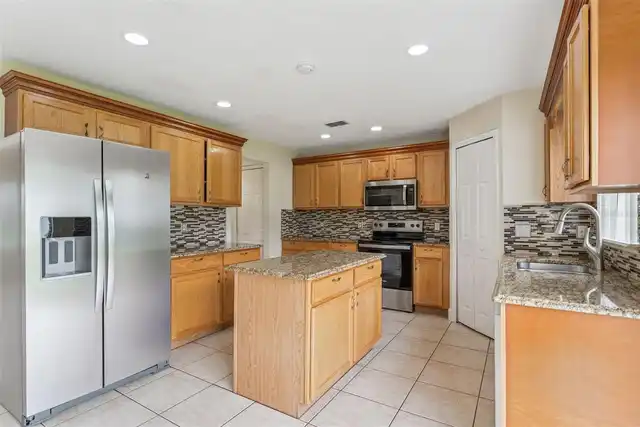 Listing Photo 7