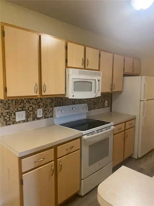 Listing Photo 9