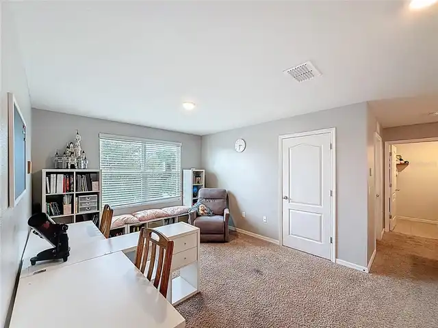 Listing Photo 17
