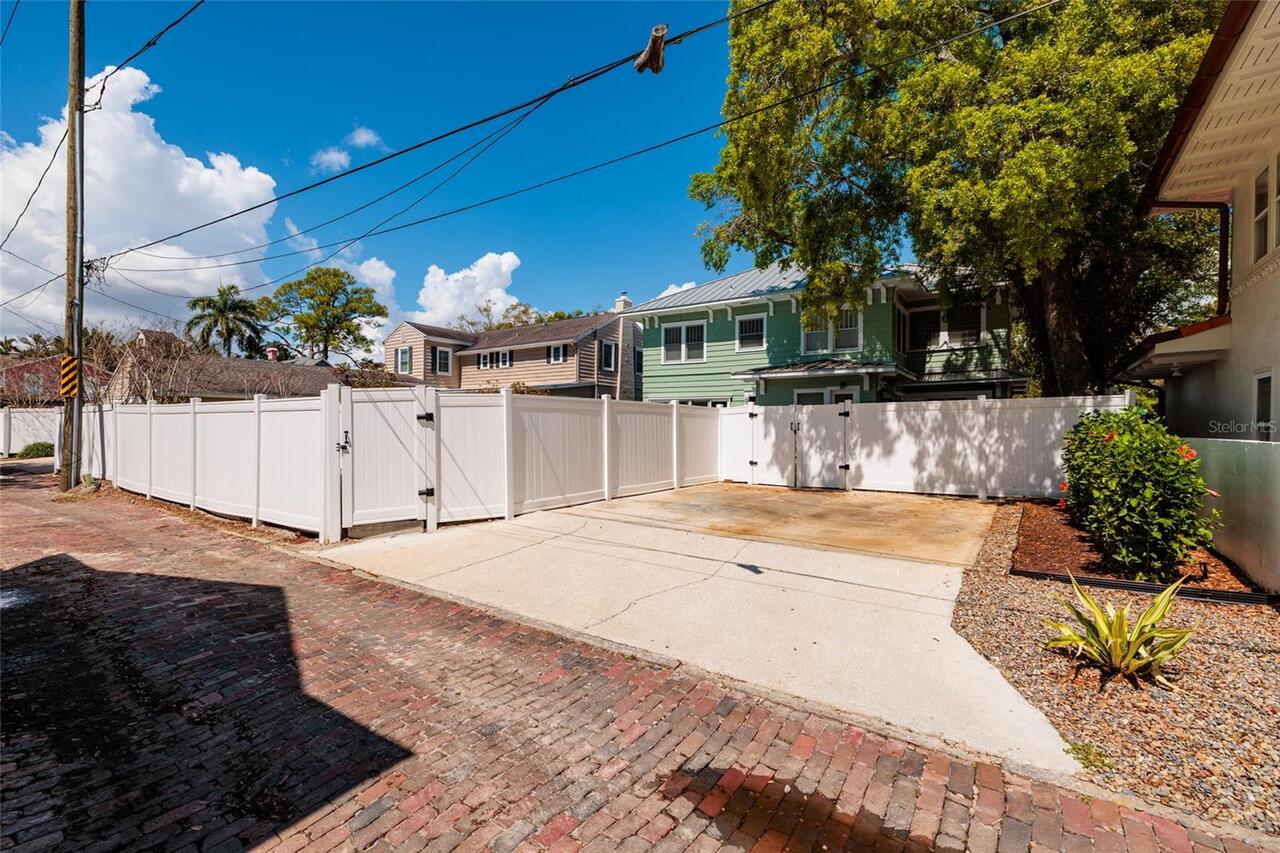 Listing Photo 32