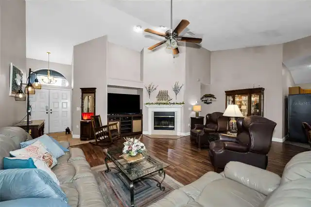Listing Photo 12