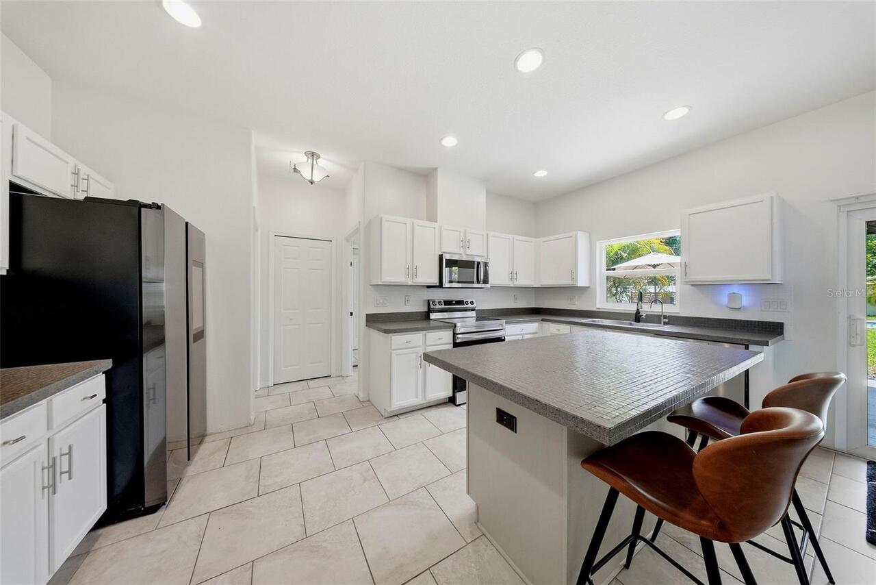 Listing Photo 14