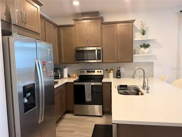 Listing Photo 10
