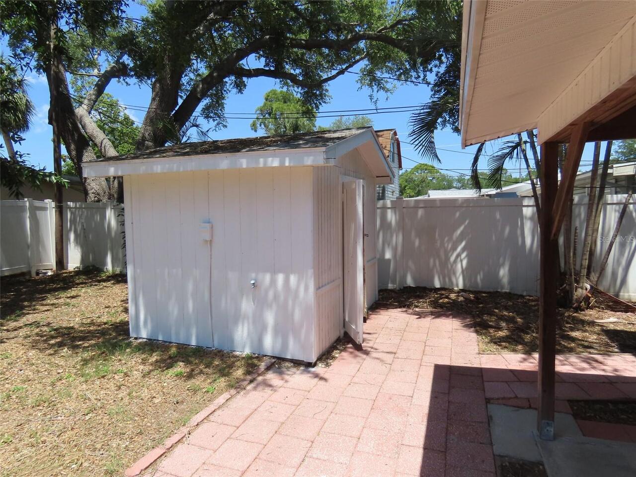 Listing Photo 10