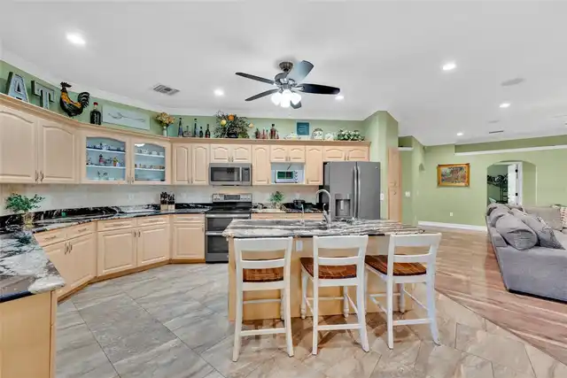 Listing Photo 16