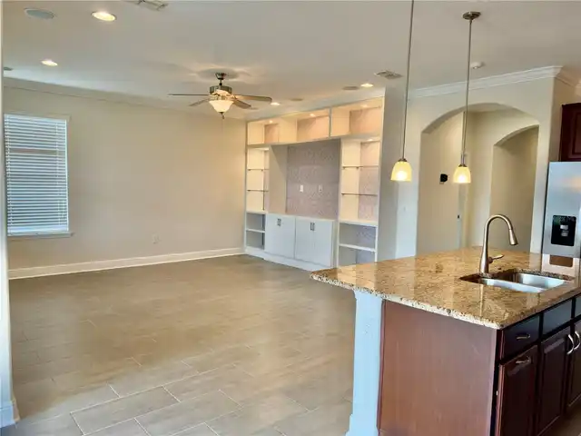 Listing Photo 12