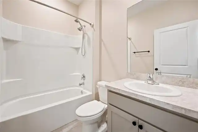 Listing Photo 8