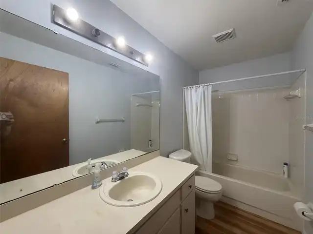 Listing Photo 8