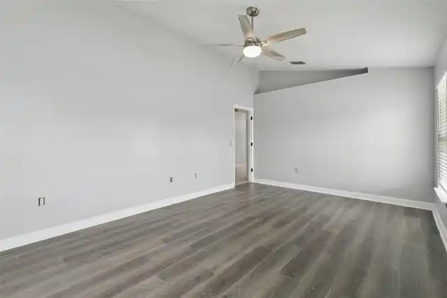 Listing Photo 19
