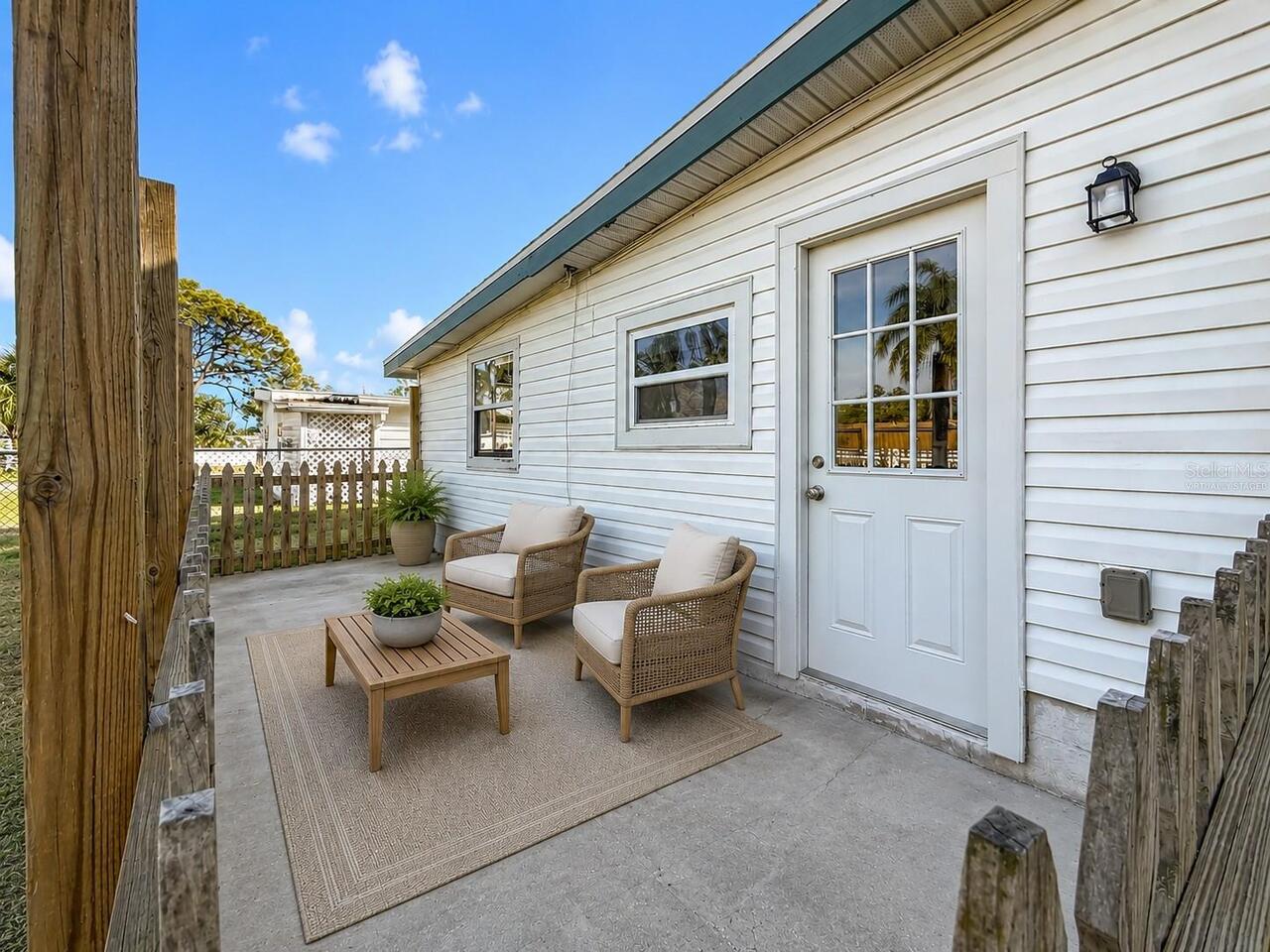 Listing Photo 12