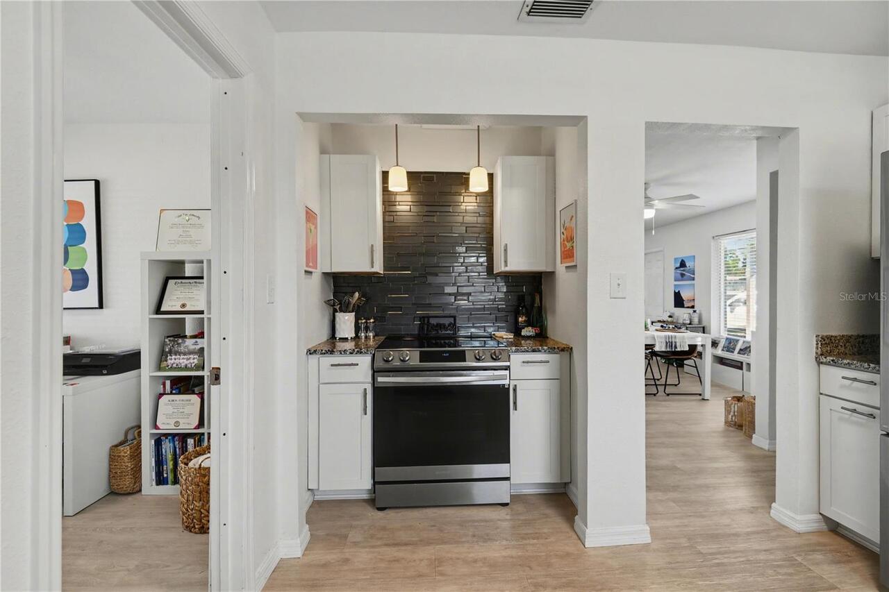 Listing Photo 12