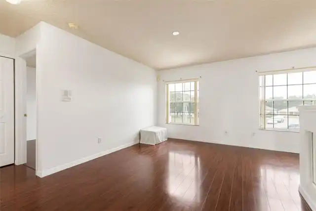 Listing Photo 28