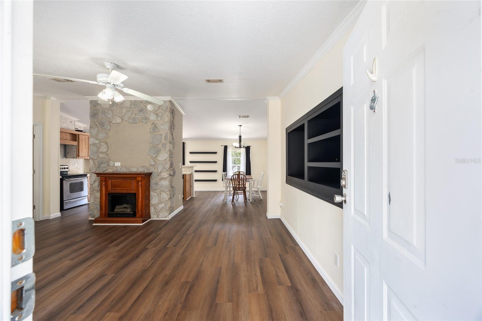 Listing Photo 8