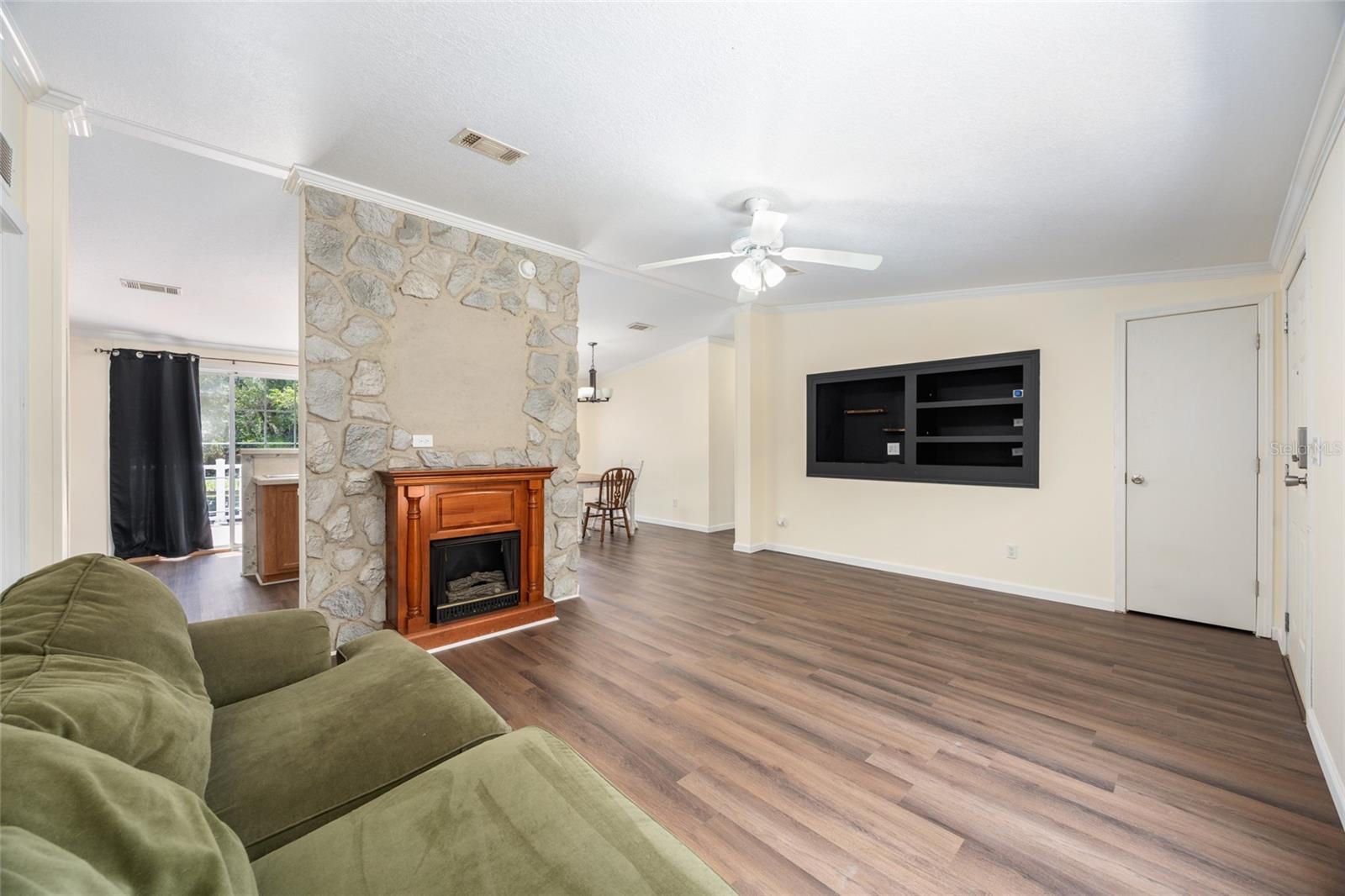 Listing Photo 12