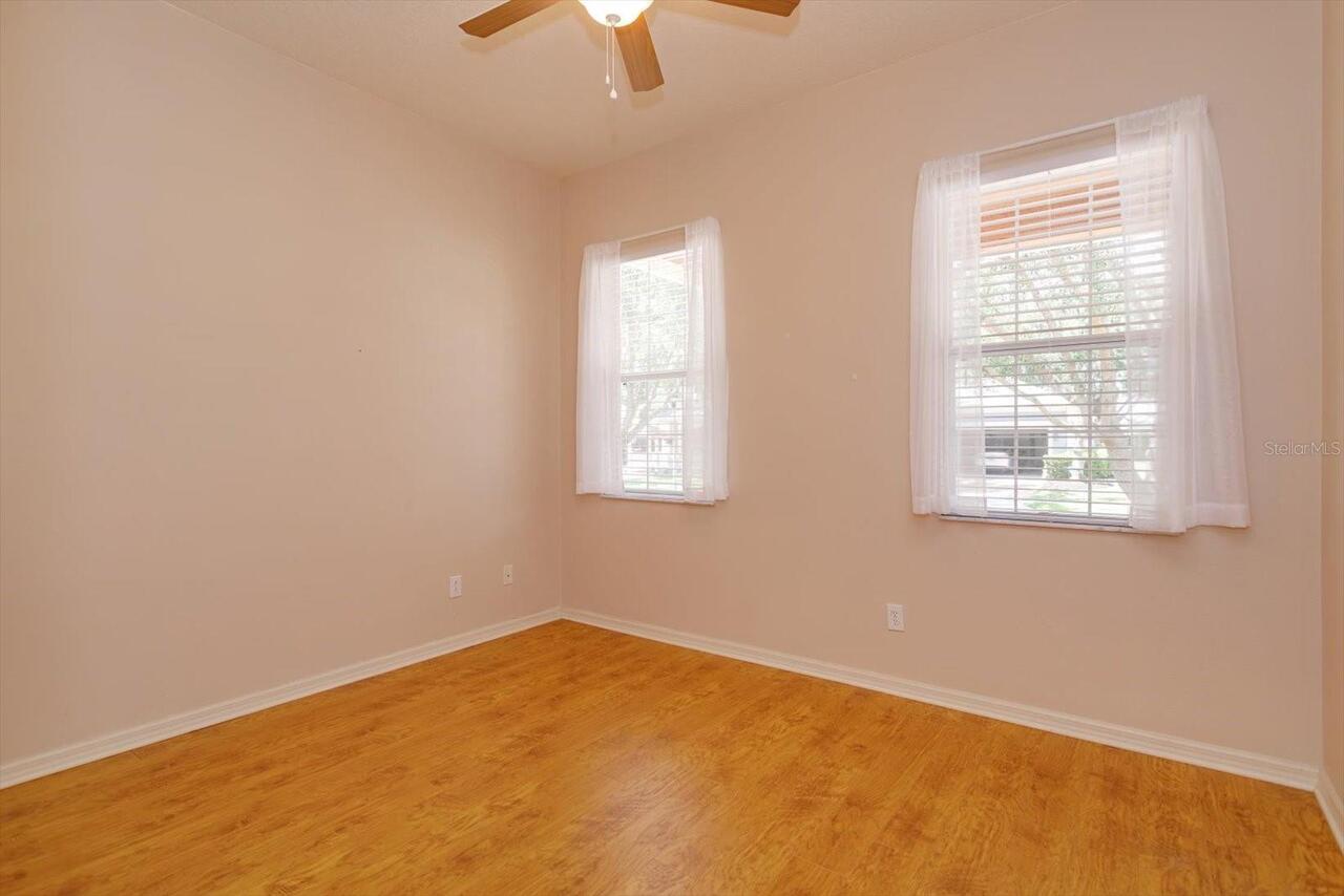 Listing Photo 12