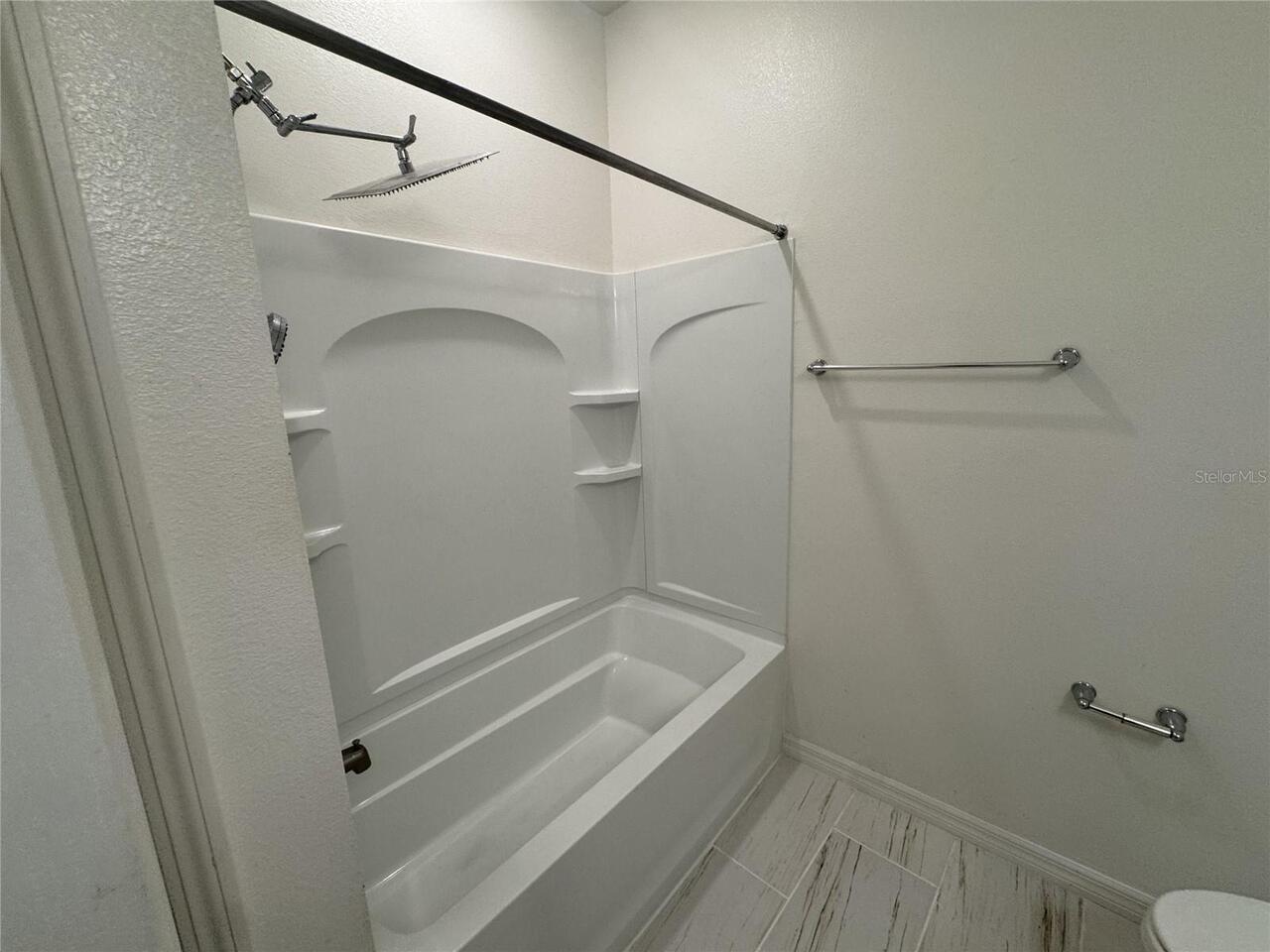 Listing Photo 12
