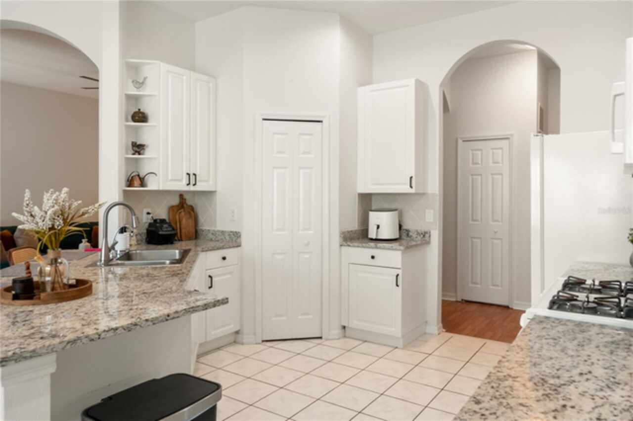 Listing Photo 8