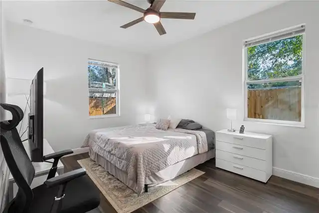 Listing Photo 11