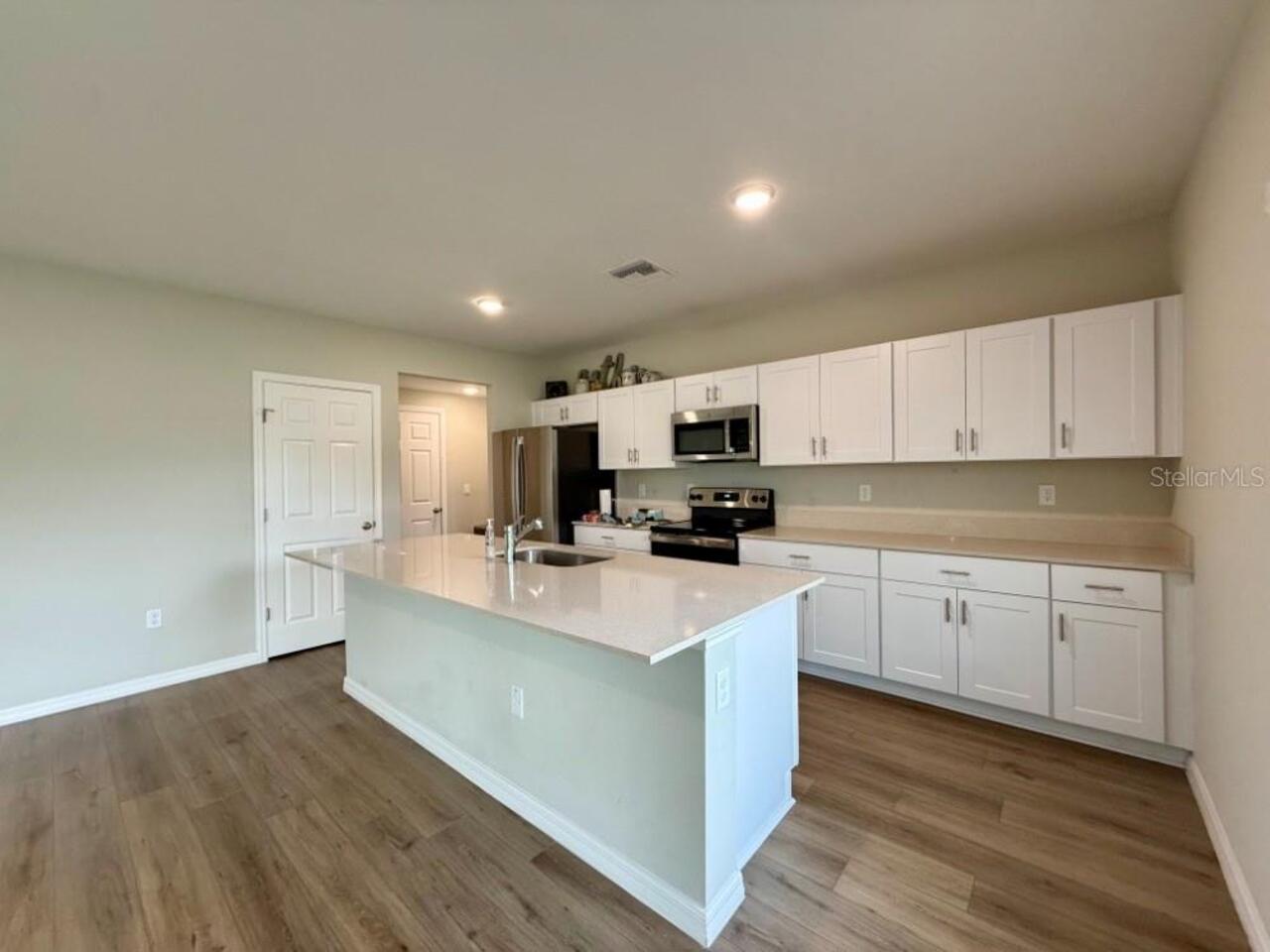 Listing Photo 8