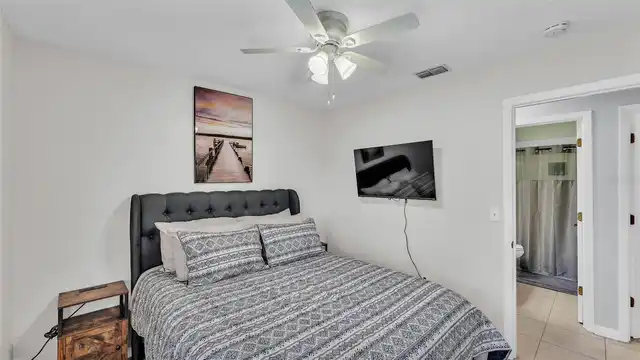 Listing Photo 14