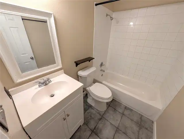 Listing Photo 10