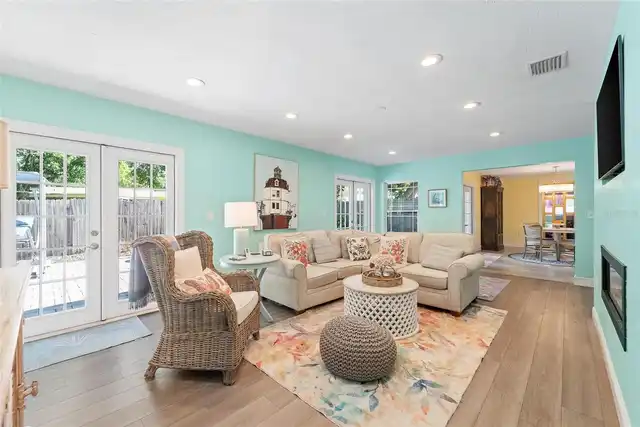 Listing Photo 11