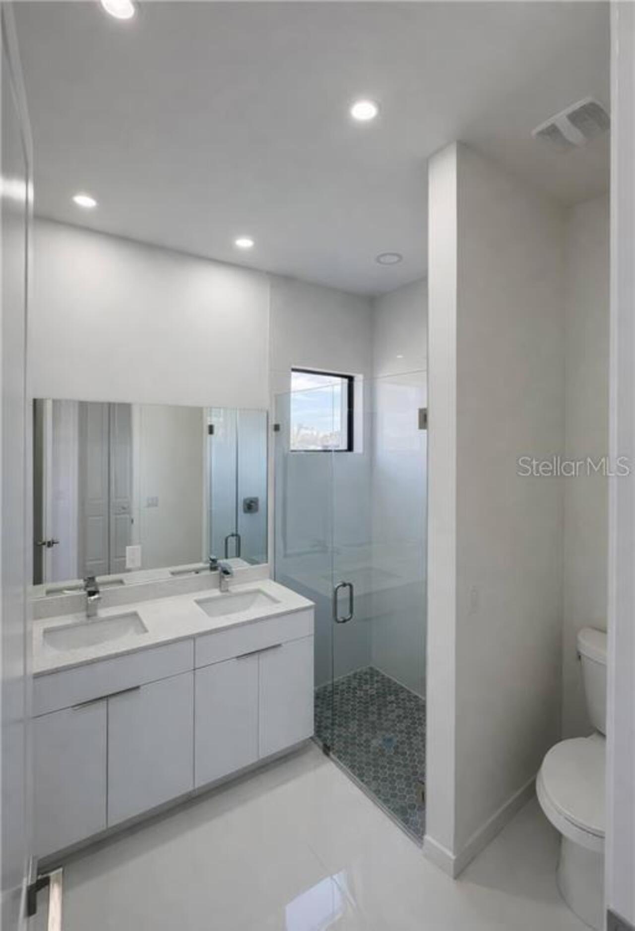 Listing Photo 12