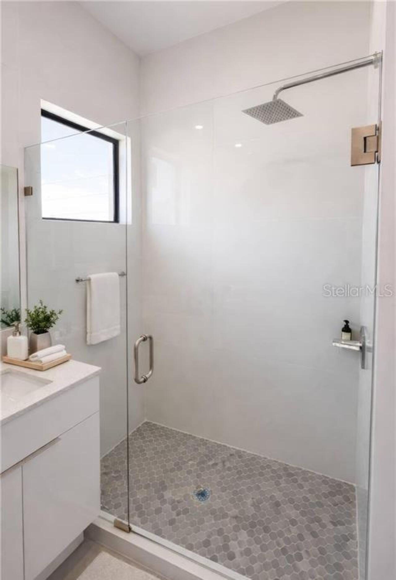 Listing Photo 14