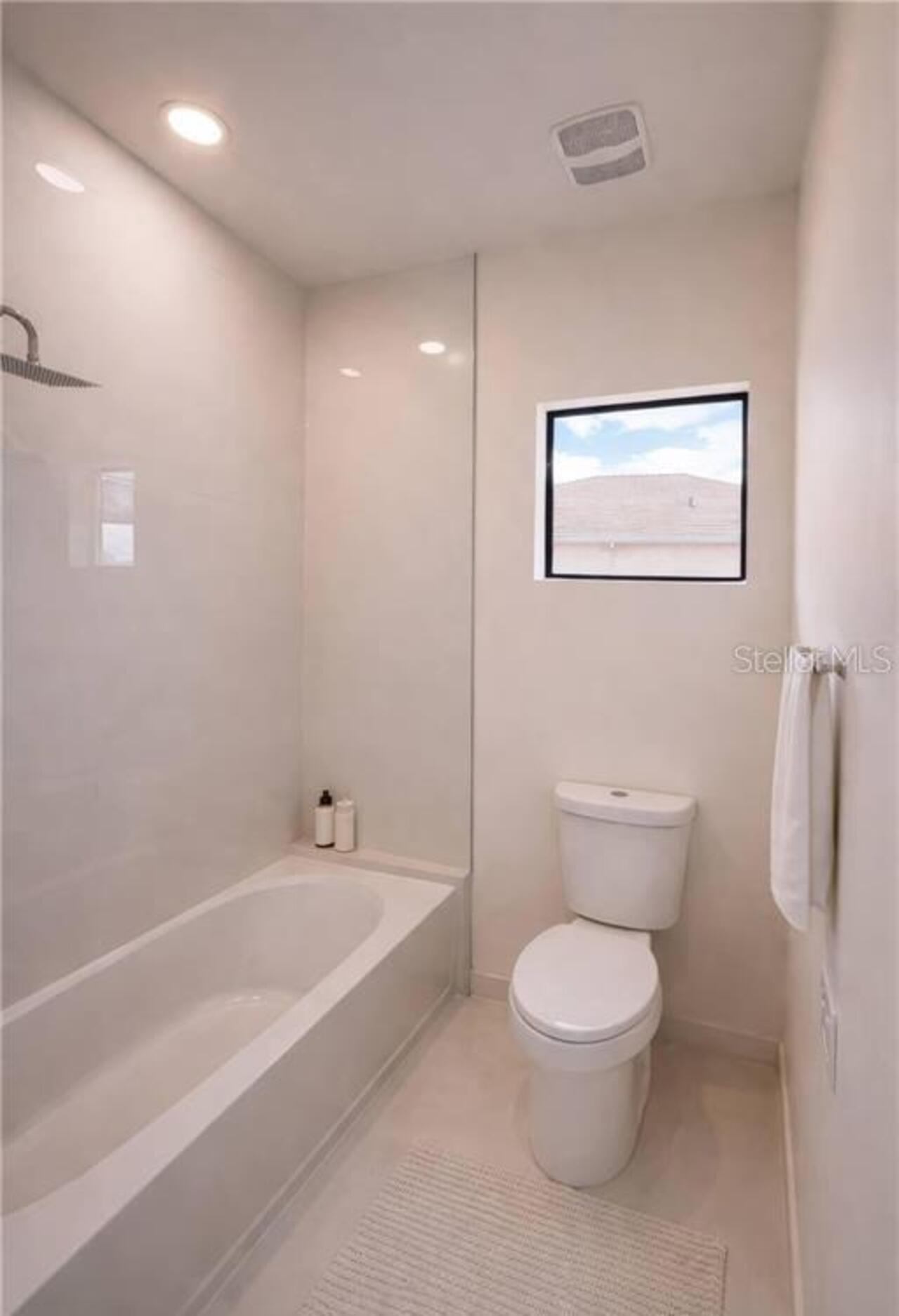 Listing Photo 17