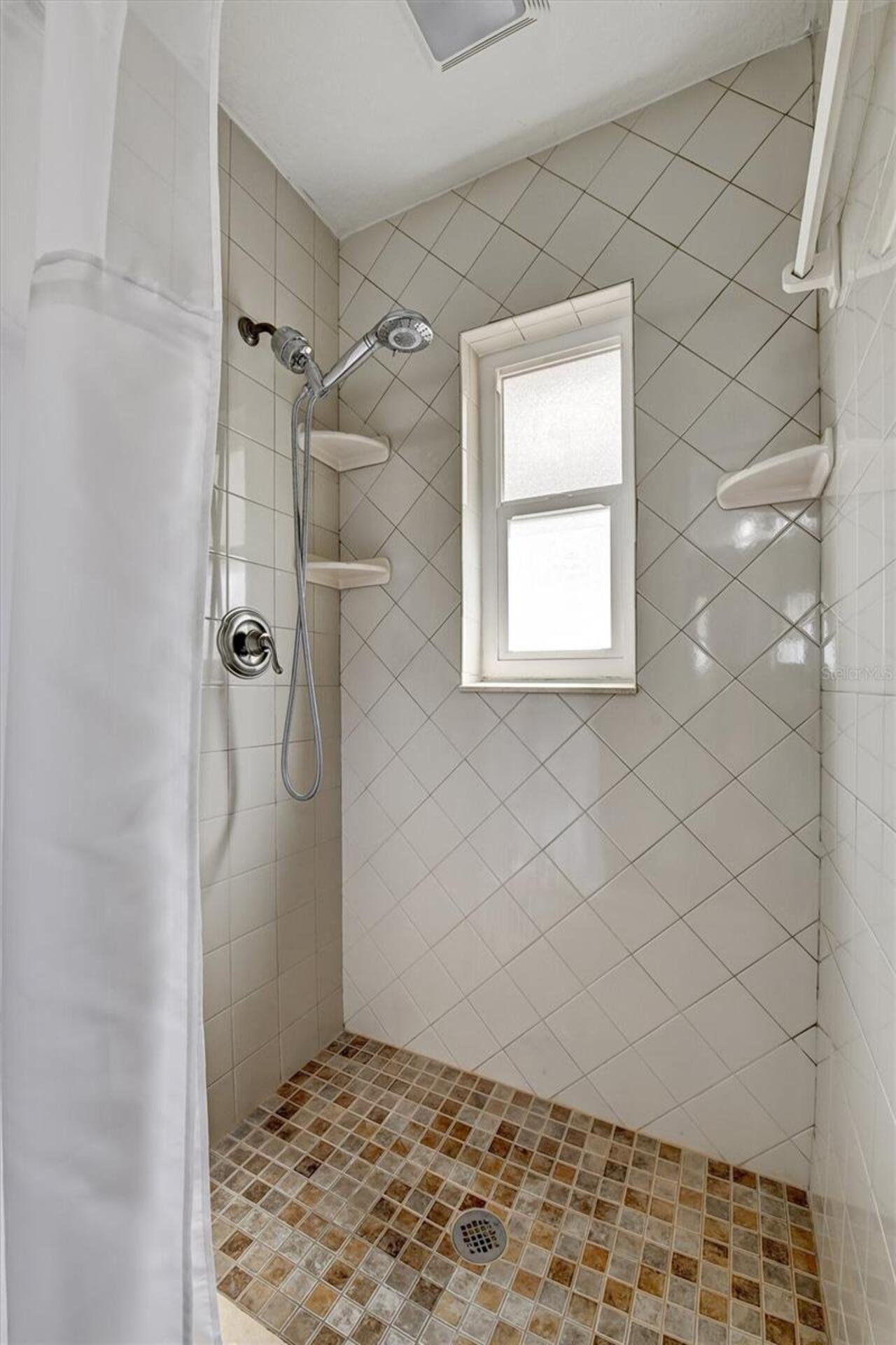 Listing Photo 33