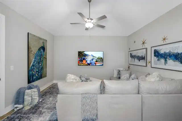 Listing Photo 6