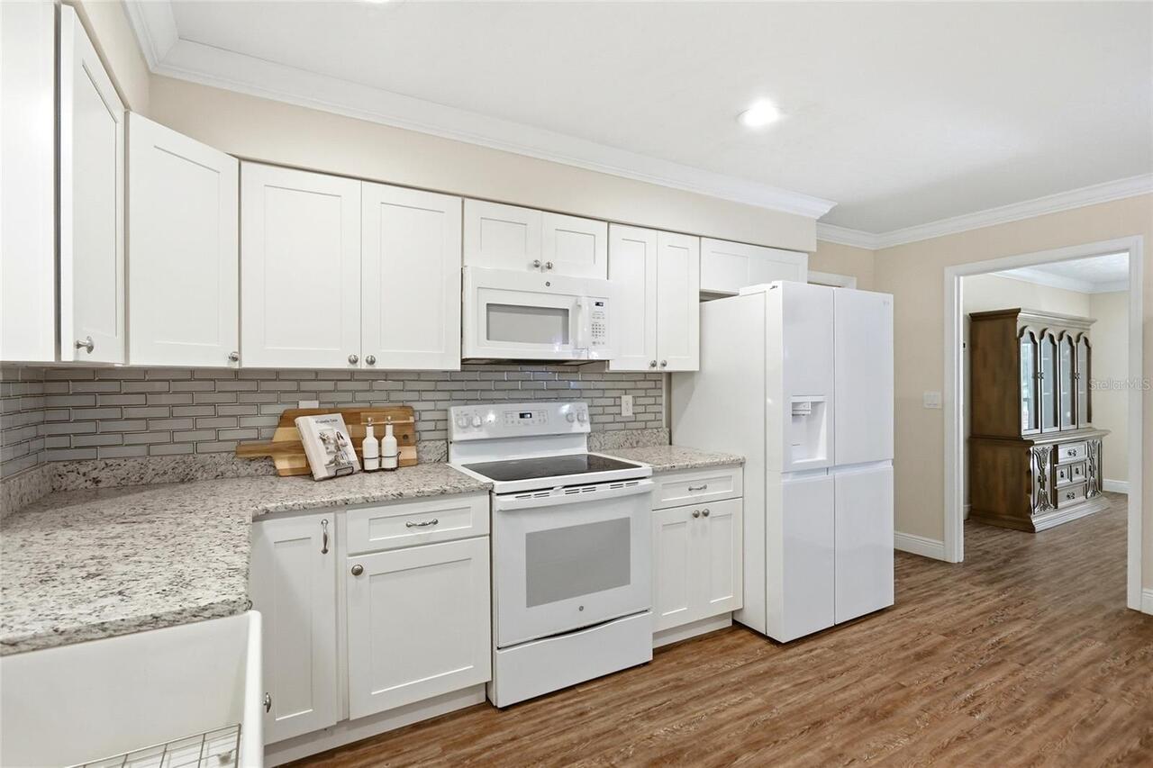 Listing Photo 17