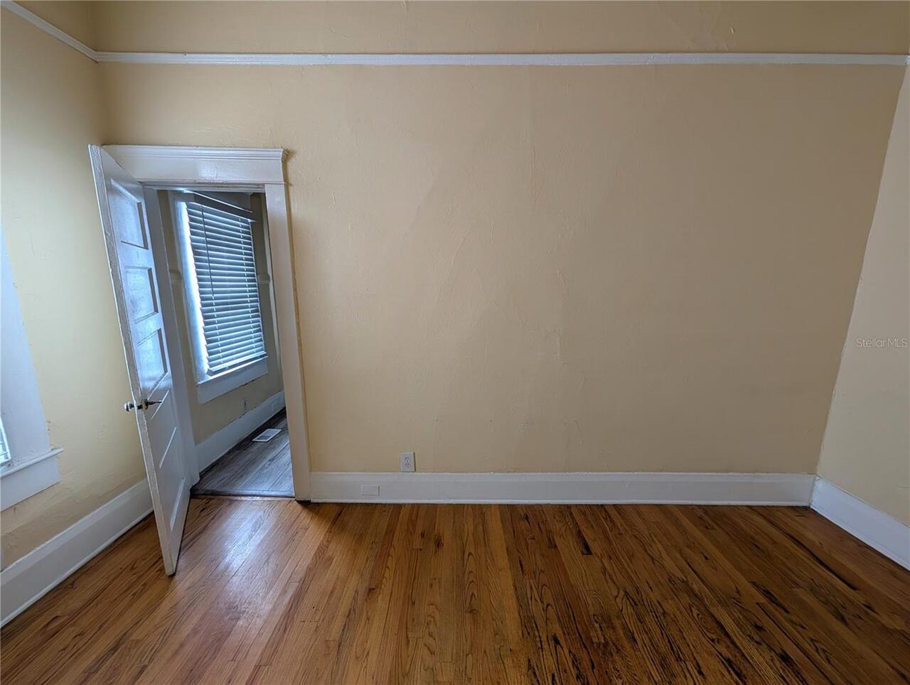 Listing Photo 9