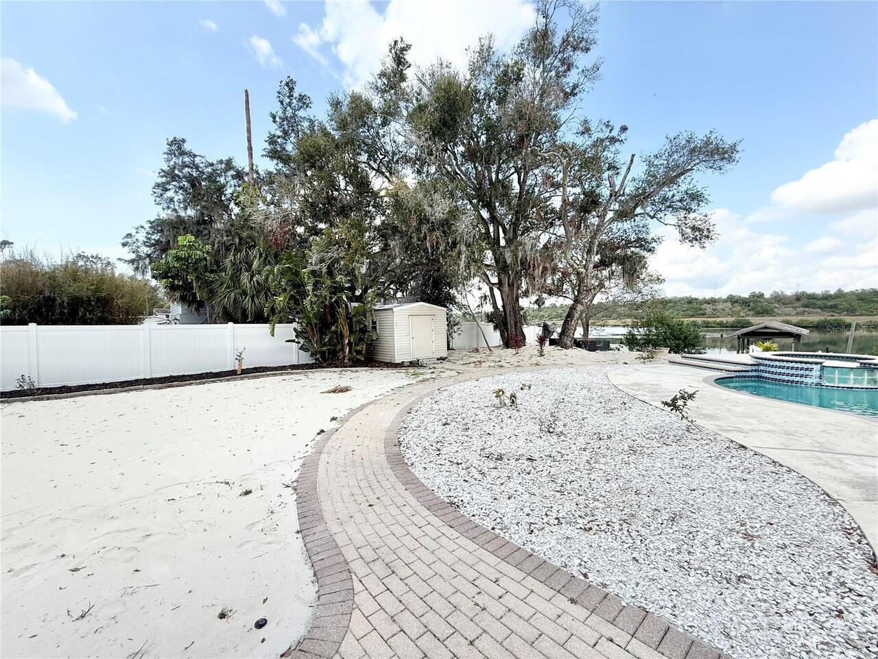 Listing Photo 9