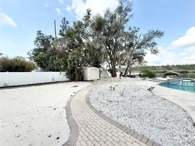 Listing Photo 9