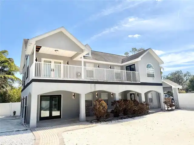 Listing Photo 12