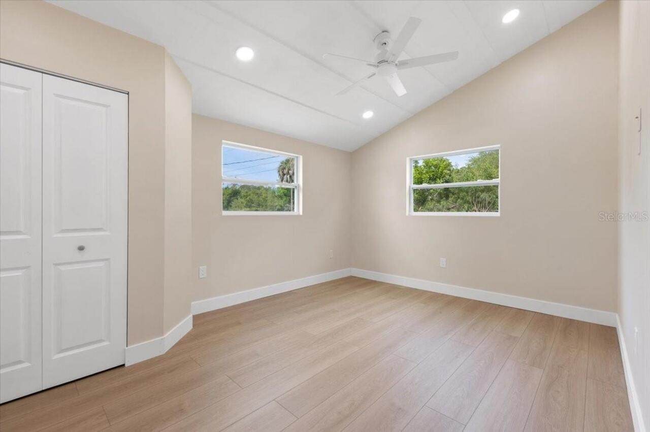 Listing Photo 14