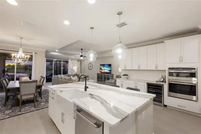 Listing Photo 12