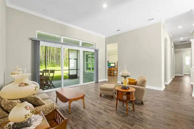 Listing Photo 15