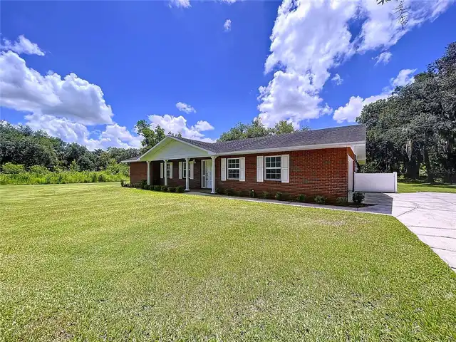 Listing Photo 9