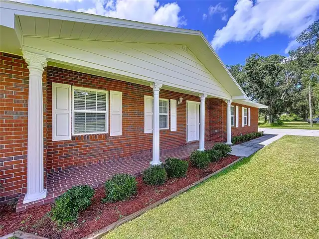 Listing Photo 11