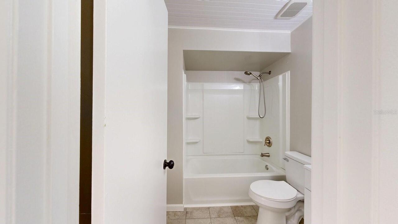 Listing Photo 9