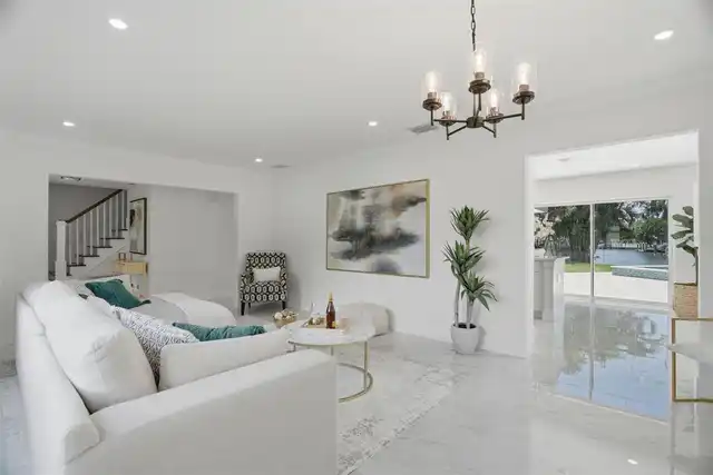 Listing Photo 10