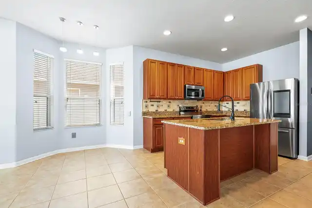 Listing Photo 10