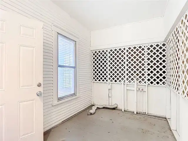 Listing Photo 9