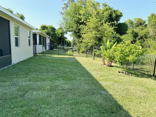 Listing Photo 17