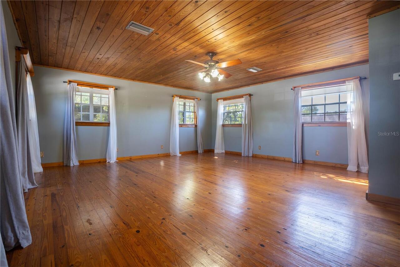 Listing Photo 25
