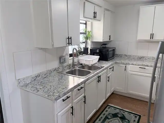 Listing Photo 8